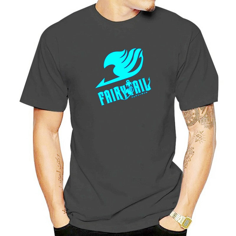 Camiseta Fairy Tail com logo luminoso