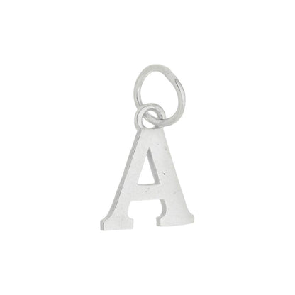 Colar com pingente de letras